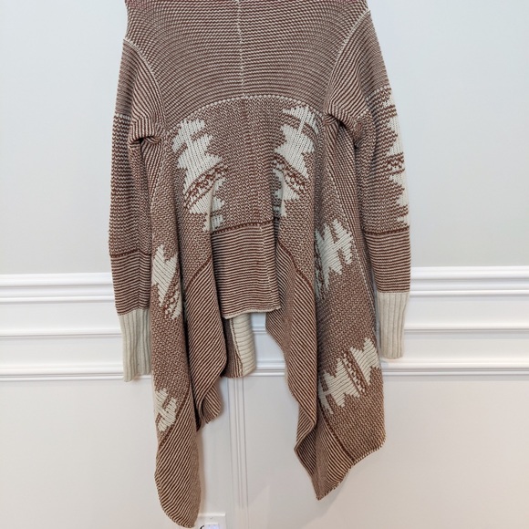 BB Dakota open sweater - Aztec Print Size Medium - Picture 4 of 7